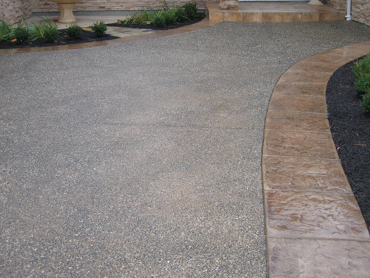 Coloured birdseye exposed aggregate
