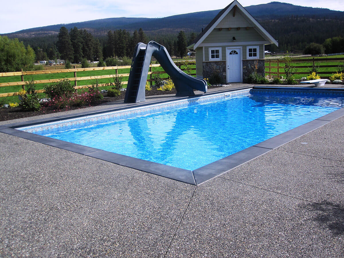 Exposed aggregate pool deck